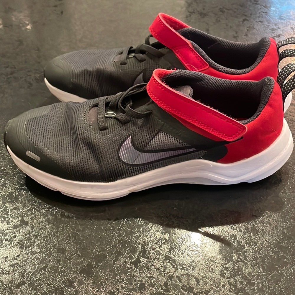 Nike kids size 3